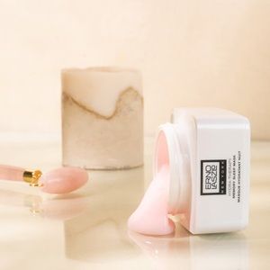 ERNO LASZLO
Hydra-Therapy Memory Sleep Mask 0.5oz